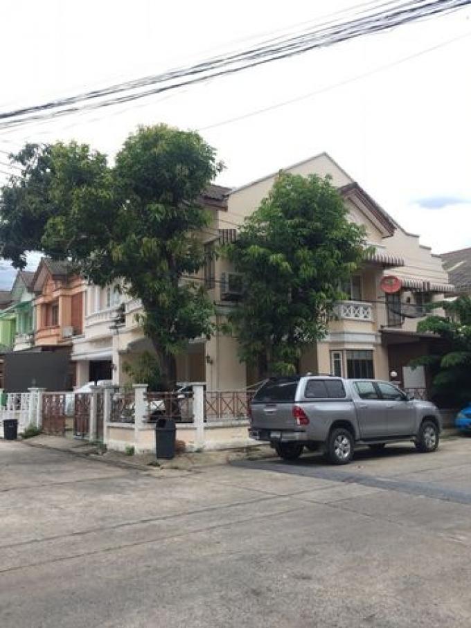 ให้เช่าบ้าน ทาวเฮ้าส์ อยู่ในหมู่บ้านมณีรินทร์ โซนนันทนา ถนน 345 ปทุมธานี