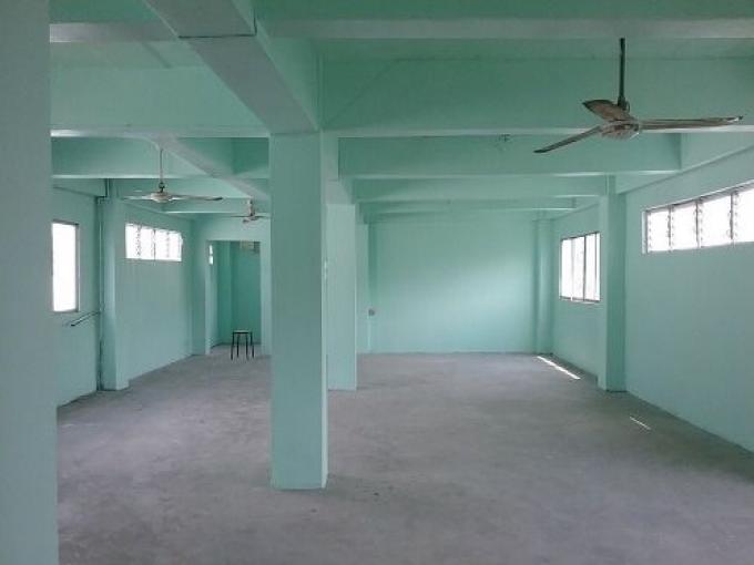 โกดังให้เช่า 800 ตารางเมตร สุขุมวิท 105 ซอยลาซาล มีลิฟท์ขนของ 1 ตัวใกล้สนามบินสุวรรณภูมิ ทางด่วนบางนา