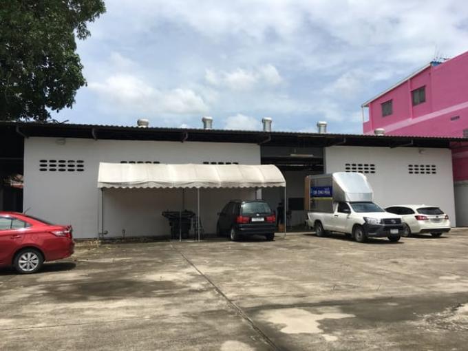 ให้เช่าโกดัง สุขุมวิท เนื้อที่ 242 ตารางวา