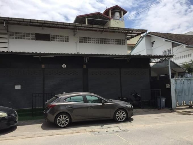 ให้เช่าโกดังพร้อมออฟฟิศ ซอยอ่อนนุช