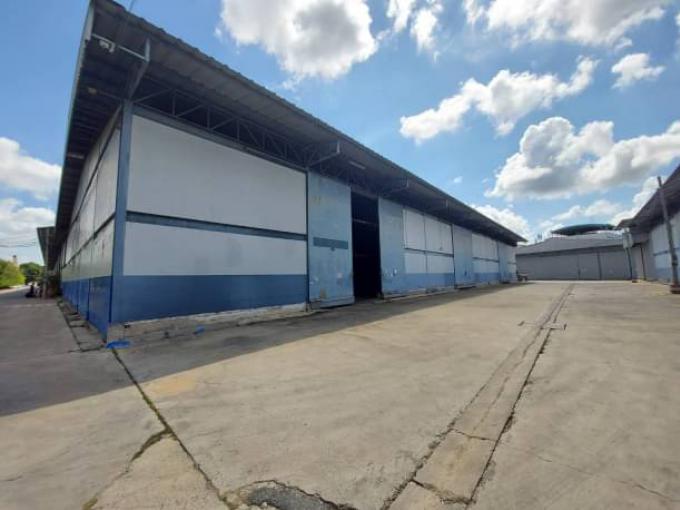 โกดังให้เช่า พื้นที่โกดัง 800 - 2600 ตรม ถนนเทพารักษ์ กม11