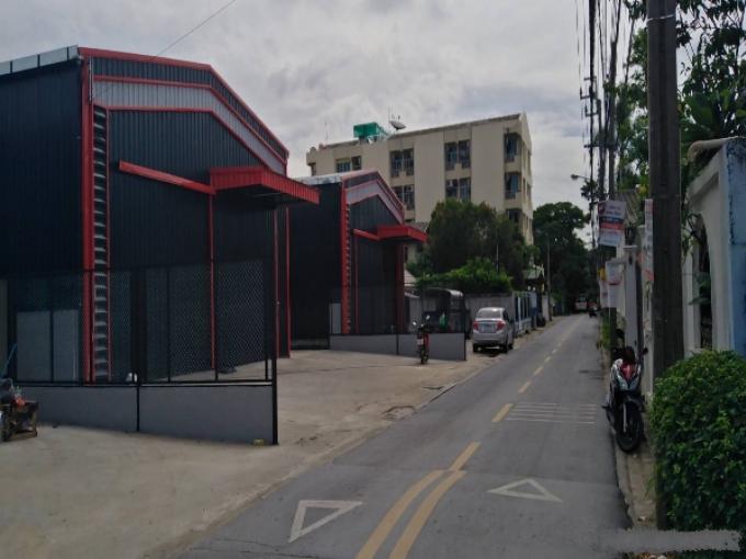 ให้เช่าโกดัง - อาคารพานิชพร้อมออฟฟิศ  ทำเลดีมากติดถนนซอยลาดพร้าว