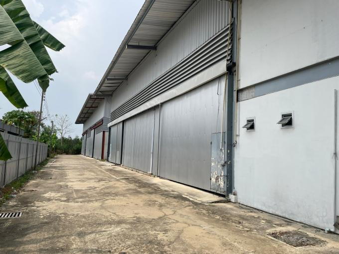 โกดัง ให้เช่า ขนาด 750 ตรม พร้อมห้องน้ำ ให้เช่า คลอง 6 ลำลูกกา