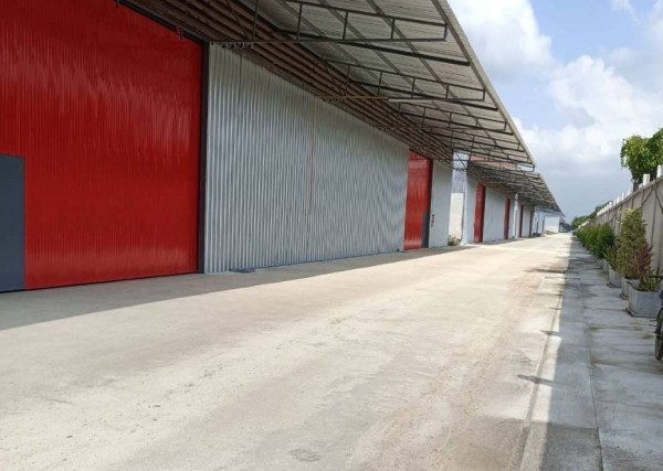 ให้เช่าโกดัง หน้าถนนหทัยราษฎร์   ลำลูกกา ใกล้ตลาด  ขนาด 432 ถึง 984 ตรม