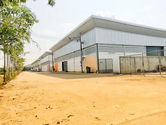ให้เช่าโรงงานโกดัง ไทรน้อย นนทบุรี  เนื้อที่ 158 ตารางวา พื้นที่ใช้สอย 330 ตารางเมตร