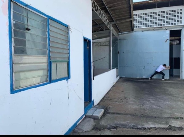 โกดังให้เช่า เทพารักษ์ กม 6  ใกล้ถนน ศรีนครินทร์เพียง 2 กม.  ขนาด 600 ตรม. 