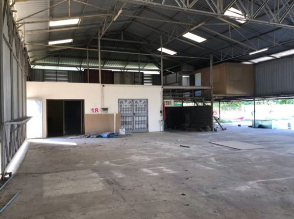 F 1694 ให้เช่าโกดังพร้อมออฟฟิศย่านบางนาตราด พร้อมออฟฟิศ ห้องพัก  บนพื้นที่ 1 ไร่ พื้นที่ใช้สอยขนาด 800 ตรม พร้อมออฟฟิศขนาด 30 ตรม