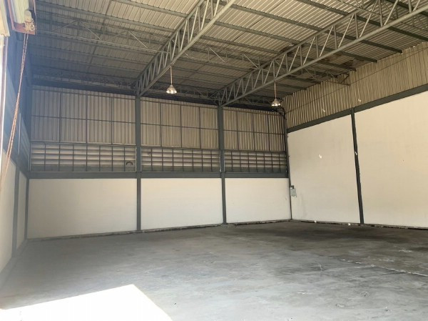 F 4658 ให้เช่าโกดังโรงงานย่านไทรน้อย ขนาด 530 ตรม ตำบลคลองขวาง อำเภอไทรน้อย นนทบุรี  ถนนกว้าง ใกล้ถนนใหญ่เส้น 346