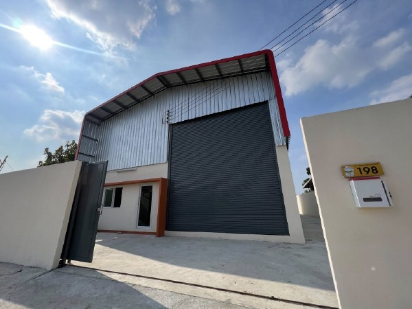 F 4843 ขายหรือให้เช่าโกดังสร้างใหม่ย่านสวนหลวงบางบอน พื้นที่ทั้งหมด 365 ตรม พิกัดซอยทองหลาง1 ตำบลสวนหลวง เขตกระทุ่มเเบน สมุทรสาคร