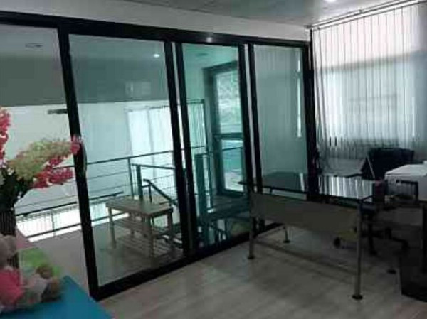 H 2989 ขายหรือให้เช่าบ้านโมเดิรนสไตลใกล้รถไฟฟ้าลาดพร้าว83 พื้นที่ใ้ช้สอย 500 ตรม พิกัดซอยลาดพร้าว 83 แขวงคลองเจ้าคุณสิงห เขตวังทองหลาง กรุงเทพฯ ภาพที่ 7