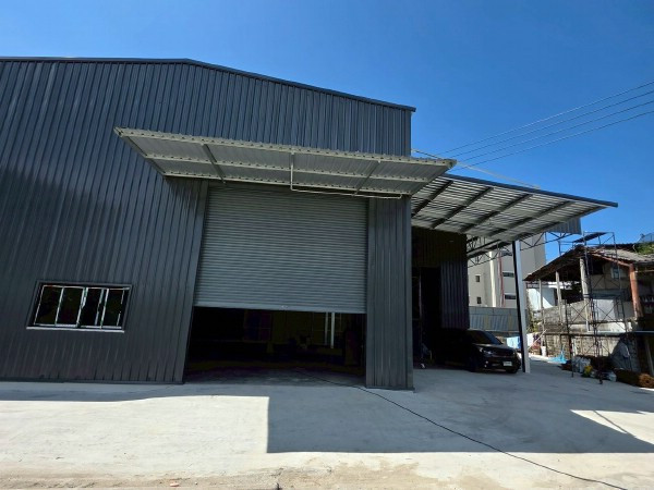 F 4951 ให้เช่าอาคารโกดังโมเดิรนสไตลสร้างใหม่ย่านรามคำแหง บนที่ดิน 210 ตรว 840 ตรม  พิกัดแขวงหัวหมาก เขตบางกะปิ กรุงเทพฯ ใกล้แยกลำสาลี