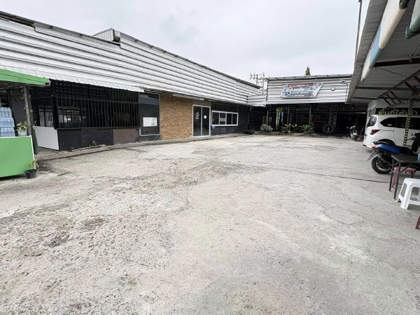 F 4976 ให้เช่าโกดังโรงงานทำเลดีติดถนนไทรม้านนทบุรี ขนาด 490 ตรม พิกัดตำบลไทรม้า อำเภอเมืองนนทบุรี นนทบุรี เดินทางสะดวกเข้าออกได้หลายเส้นทาง