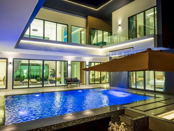 H 2431 ขายหรือให้เช่าพูลวิลล่าหรูย่านนาจอมเทียน โครงการนาคาวารี วิลเลจ พิกัดซอยหมู่บ้านนาคาวารี ตำบลนาจอมเทียน อำเภอสัตหีบ ชลบุรี เดินถึงทะเลได้