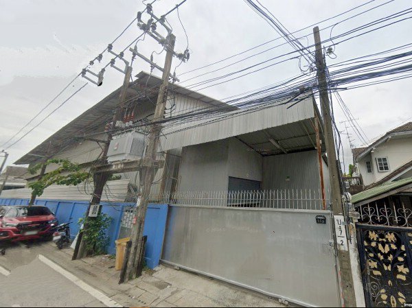 F 5075 ให้เช่าโกดังเก็บสินค้าบริเวณถนนเฉลิมพระเกียรติ ร 9 พื้นที่โกดัง 900 ตรม พิกัดเขตประเวศ กรุงเทพฯ ทำเลดีเข้าซอยเฉลิมพระเกียรติเพียง 500 เมตร