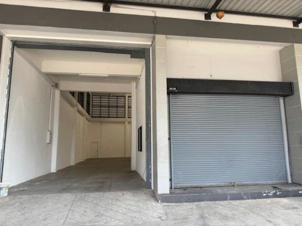 F 5099 ให้เช่าโรงงานโกดังพร้อมออฟฟิศย่านพุทธมณฑลสาย5 ขนาด 198 ตรม บนพื้นที่ 92 ตรวพื้นที่สีม่วง พิกัดถนนเพชรเกษม120 ตำบลอ้อมน้อย อำเภอกระทุ่มแบน สมุทรสาคร