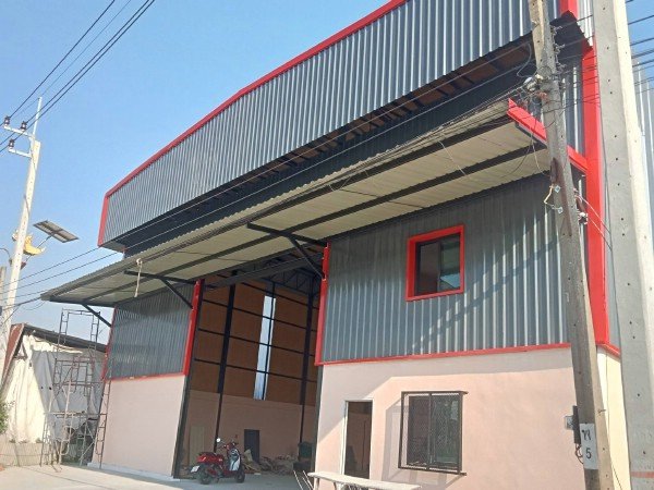 F 5111 ให้เช่าโรงงานโกดังพร้อมออฟฟิศสร้างใหม่ย่านลาดกระบัง 141 บนที่ดินพื้นที่ใช้สอย 300 ตรม พิกัดซอยลาดกระบัง 141 ตำบลราชาเทวะ อำเภอบางพลี สมุทรปราการ