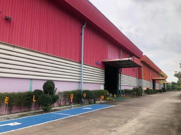 F 5121 ให้เช่าโรงงานโกดังย่านพนัสนิคม ขนาด 840 900 1050 ตรม พิกัดตำบลนาเริก อำเภอพนัสนิคม ชลบุรี เหมาะทำโรงงาน คลังสินค้า ศูนยกระจายสินค้า มีใบอนุญาตโรงงาน 105 และ ใบ รง 4