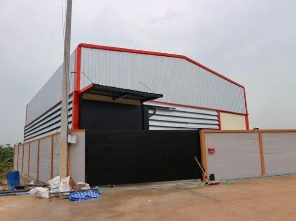 F 5126 ขายหรือให้เช่าโกดังโรงงานย่านบางบอน 5 พื้นที่ใช้สอยโกดัง 225 ตรม บนพื้นที่ 100 ตรว อยู่บริเวณเขตบางบอน 5 กรุงเทพฯ ห่างจากถนนเอกชัยเพียง 1 กม