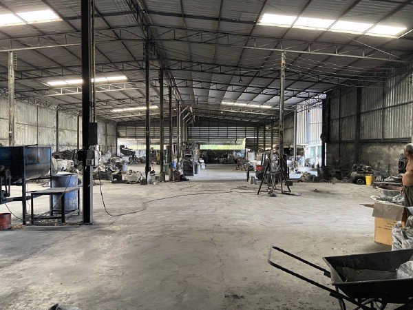 F 5162 ให้เช่าโรงงานปุ๋ยย่านปทุมธานีลาดหลุมแก้ว บนที่ดิน 2ไร่ พื้นที่ใช้สอย 2700 ตรม พิกัดตำบลหน้าไม้ อำเภอลาดหลุมแก้ว ปทุมธานี