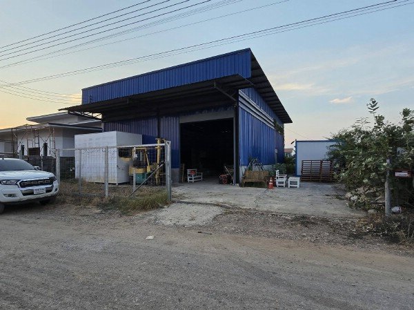 F 5175 ให้เช่าโกดังโรงงานย่านลำลูกกาคลอง 8  พื้นที่ใช้สอย 150 ตรม บนที่ดิน 100 ตรว ใกล้วัดดอนใหญ่ เข้าออกได้หลายทาง ธัญบุรีลำลูกกา