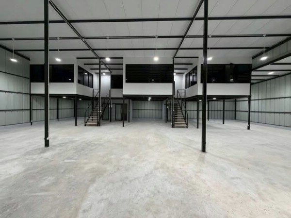 ให้เช่าโกดังพร้อมออฟฟิศโมเดิรนสร้างใหม่ ย่านลาดพร้าววังทองหลาง ใกล้ เดอะมอลล บางกะปิ รถไฟฟ้า Modern Warehouse with Office for Rent